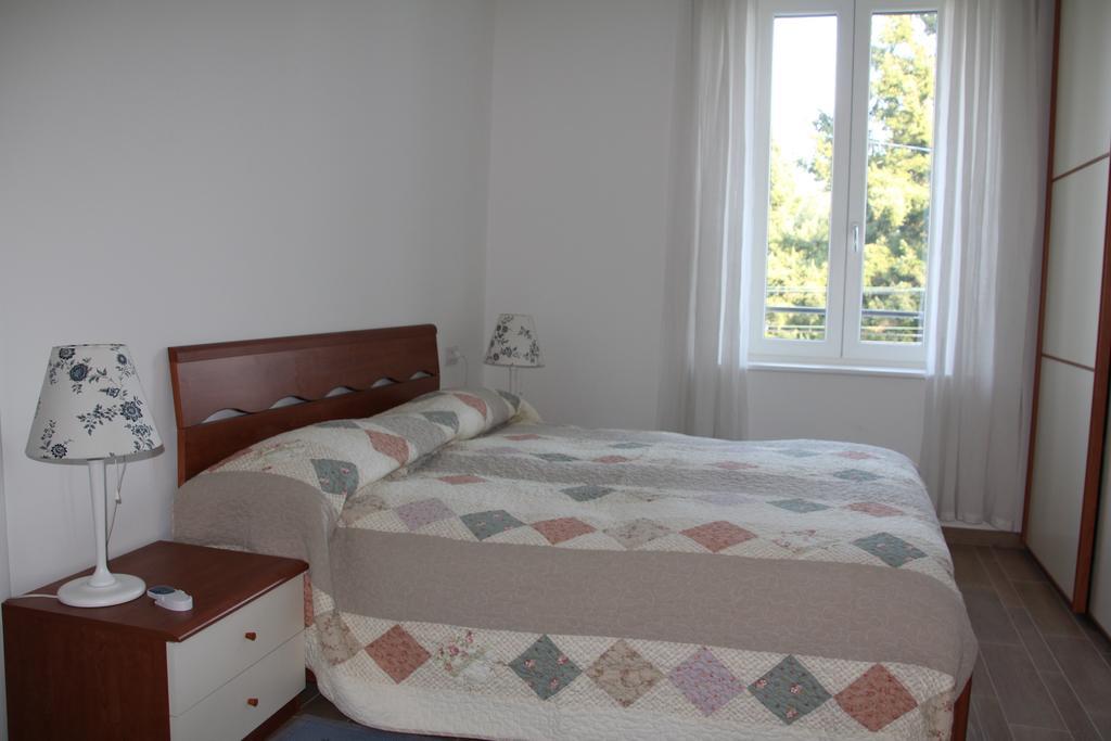 La Ciliegia Bianca Bed and Breakfast Belgirate Pokój zdjęcie